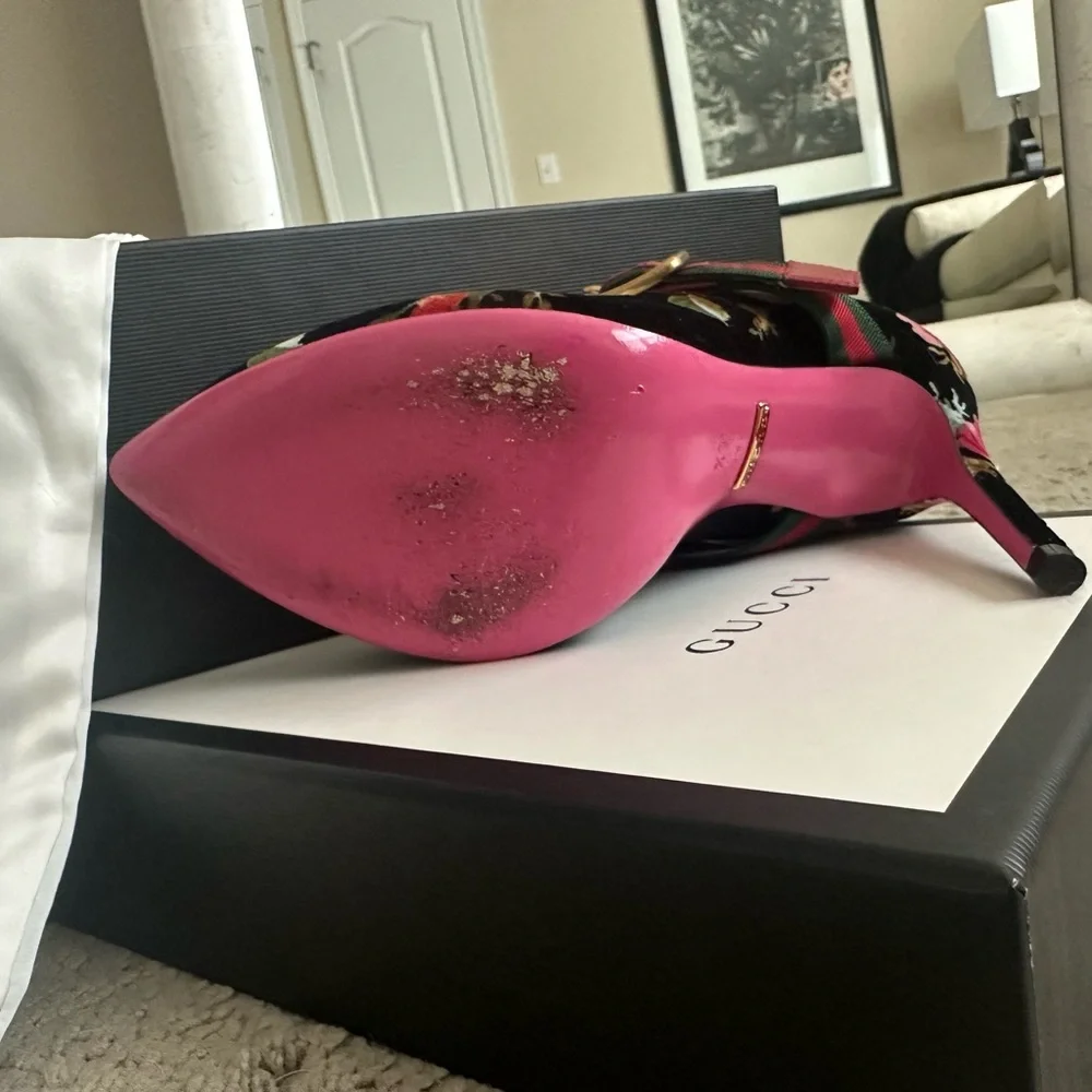 Gucci Black Velvet Floral Heels - Picture 11 of 12